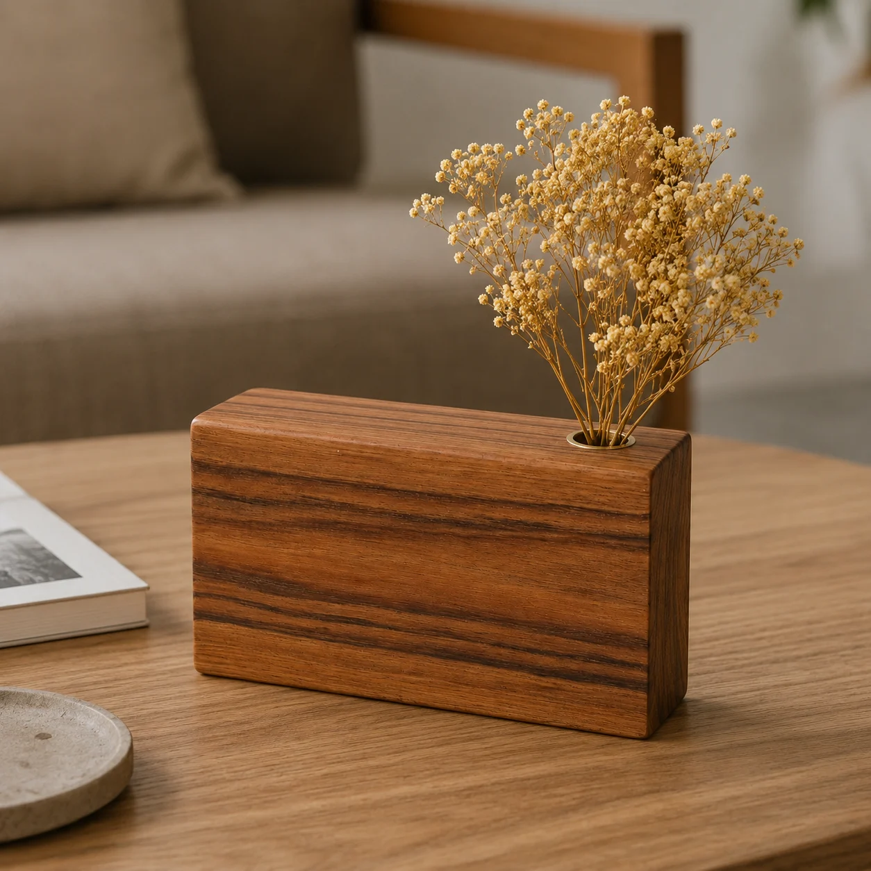Mono Vase